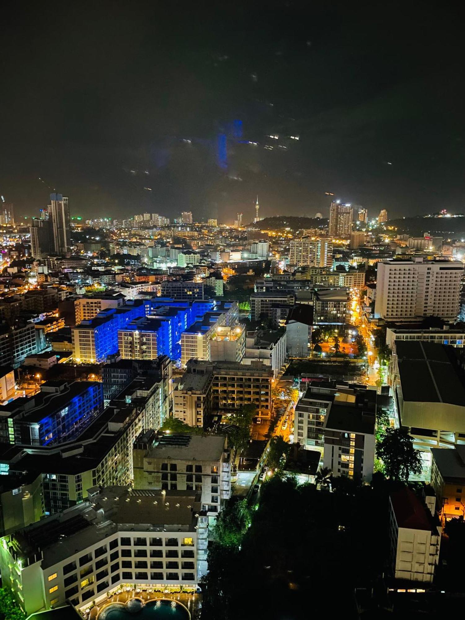 อพาร์ทเม้น The Base 100 By Numam *